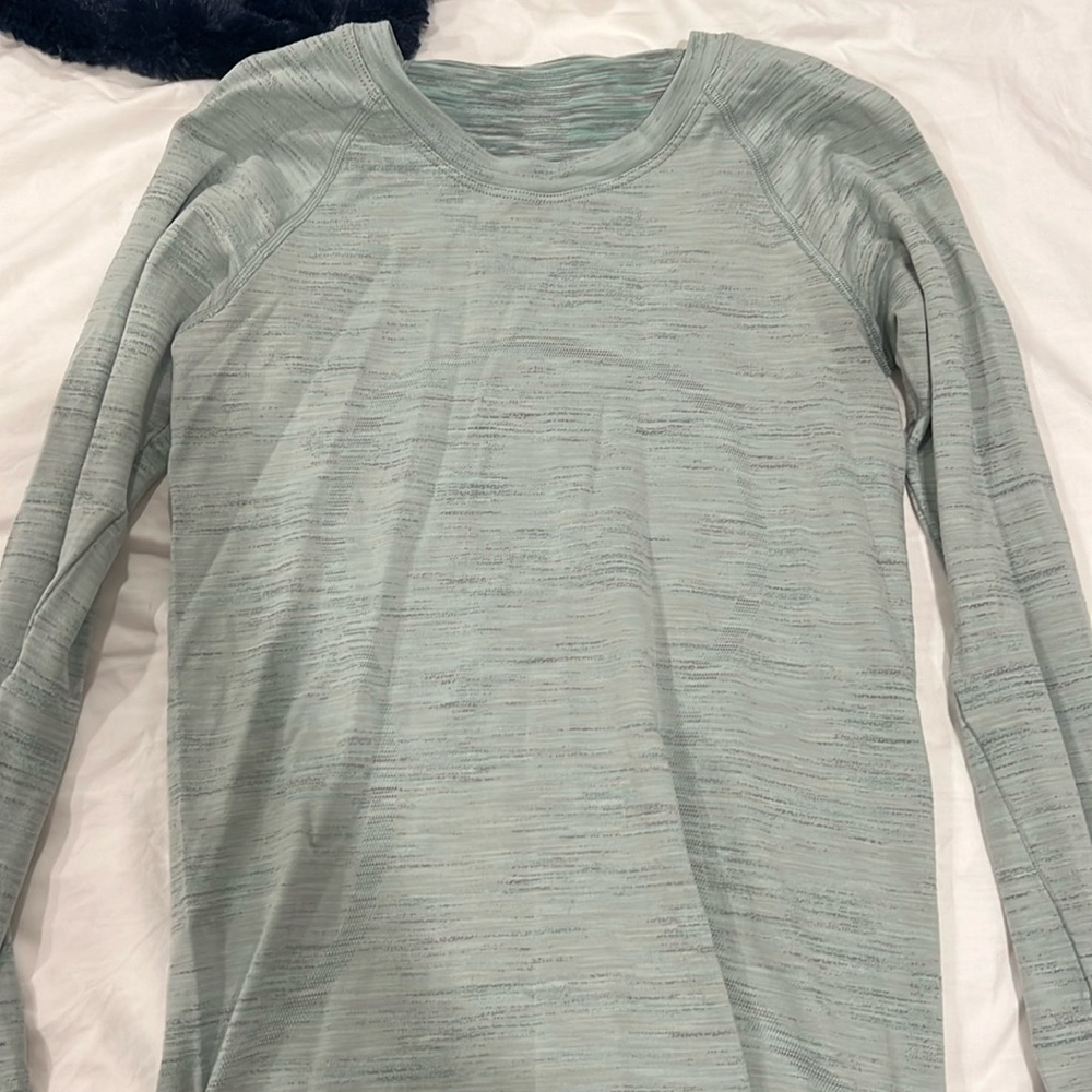 size 4 lululemon swiftly long sleeve